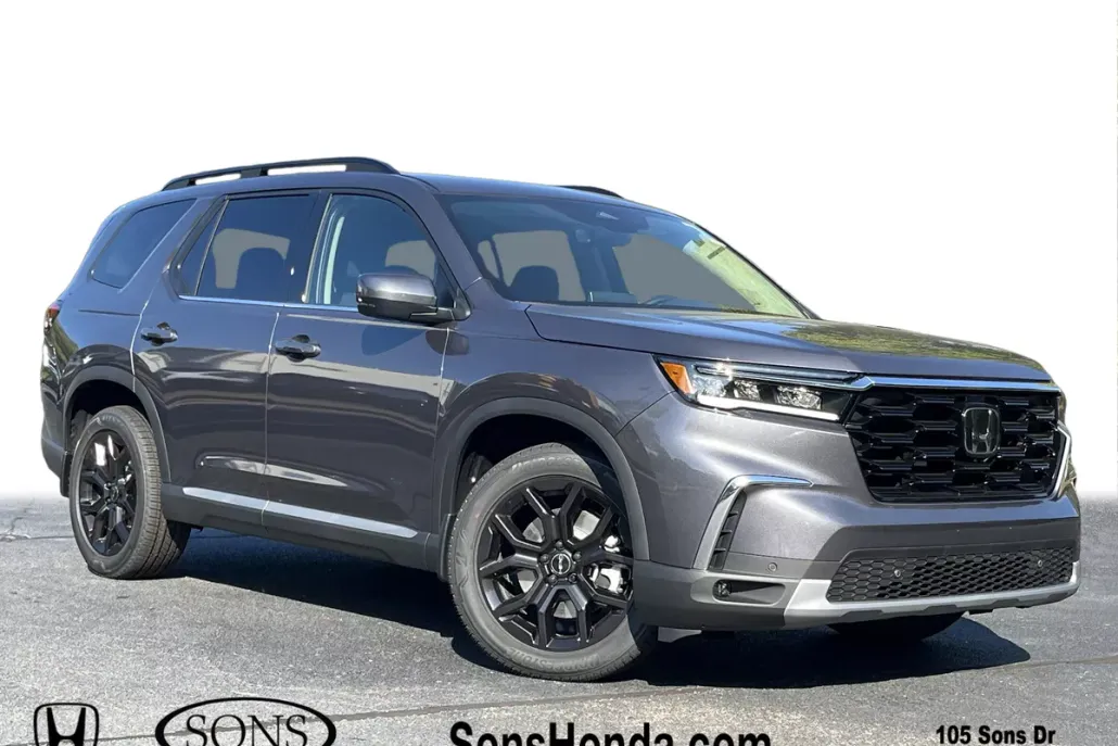 2025 Honda Pilot Touring photo 1