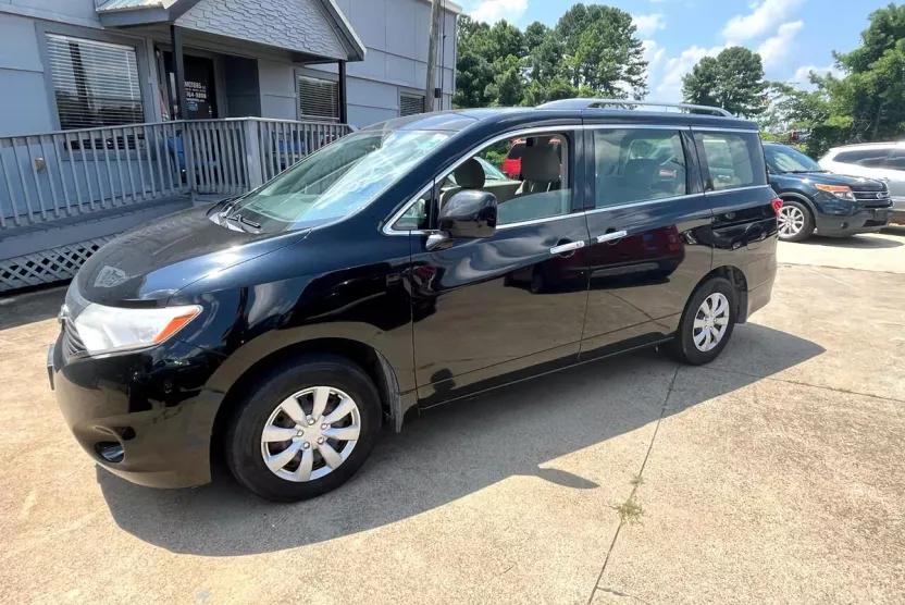 2015 Nissan Quest S photo 1