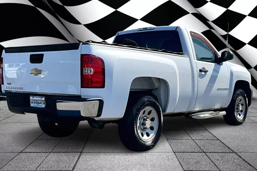2008 Chevrolet Silverado 1500 Work Truck photo 1