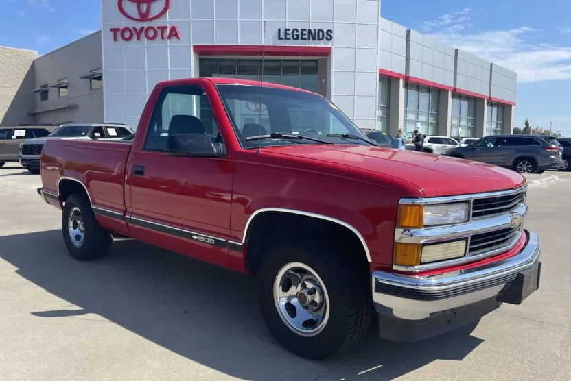 1996 Chevrolet Silverado photo 1