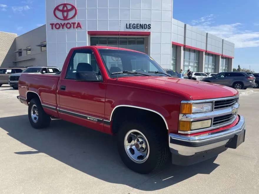 1996 Chevrolet Silverado photo 1