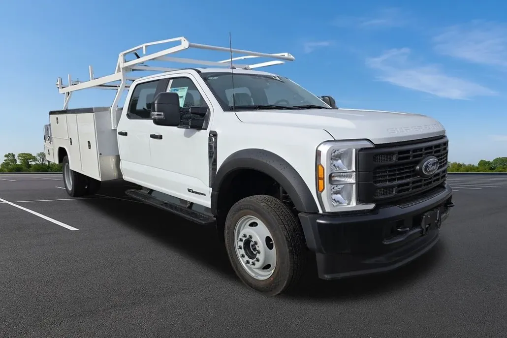 2024 Ford F-550 XL photo 1