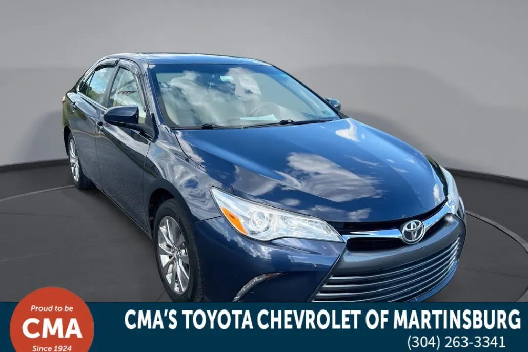 2017 Toyota Camry XLE photo 1