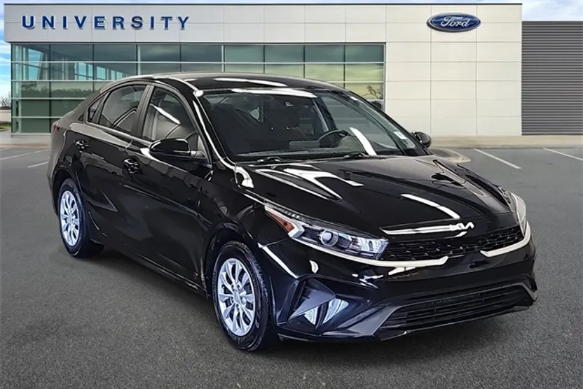 2024 Kia Forte LX photo 1