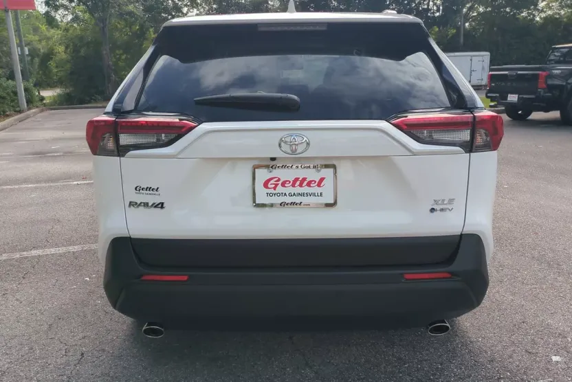 2025 Toyota RAV4 Hybrid XLE photo 1