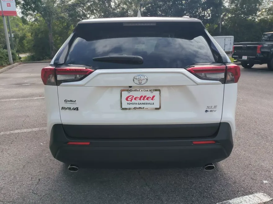 2025 Toyota RAV4 Hybrid XLE photo 1