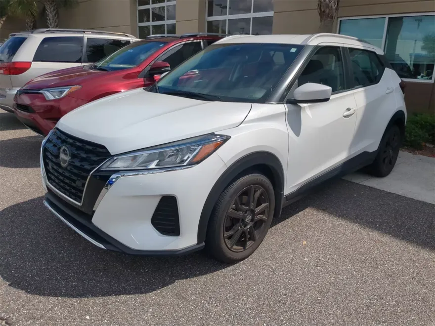 2023 Nissan Kicks SV photo 1