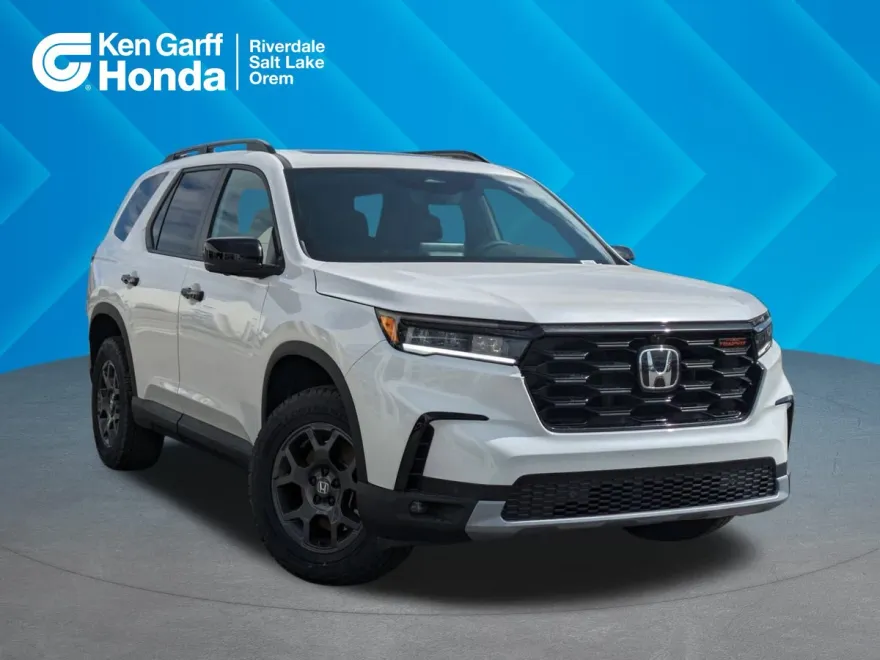 2025 Honda Pilot TrailSport photo 1