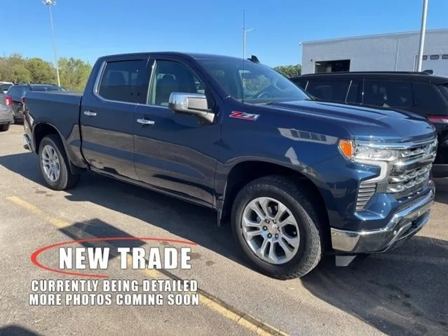 2022 Chevrolet Silverado 1500 LTZ photo 1