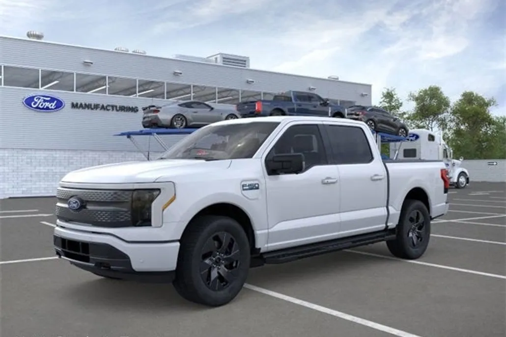 2025 Ford F-150 Lightning photo 1