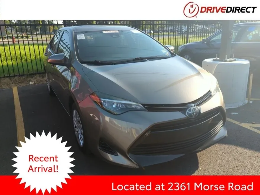 2018 Toyota Corolla LE photo 1