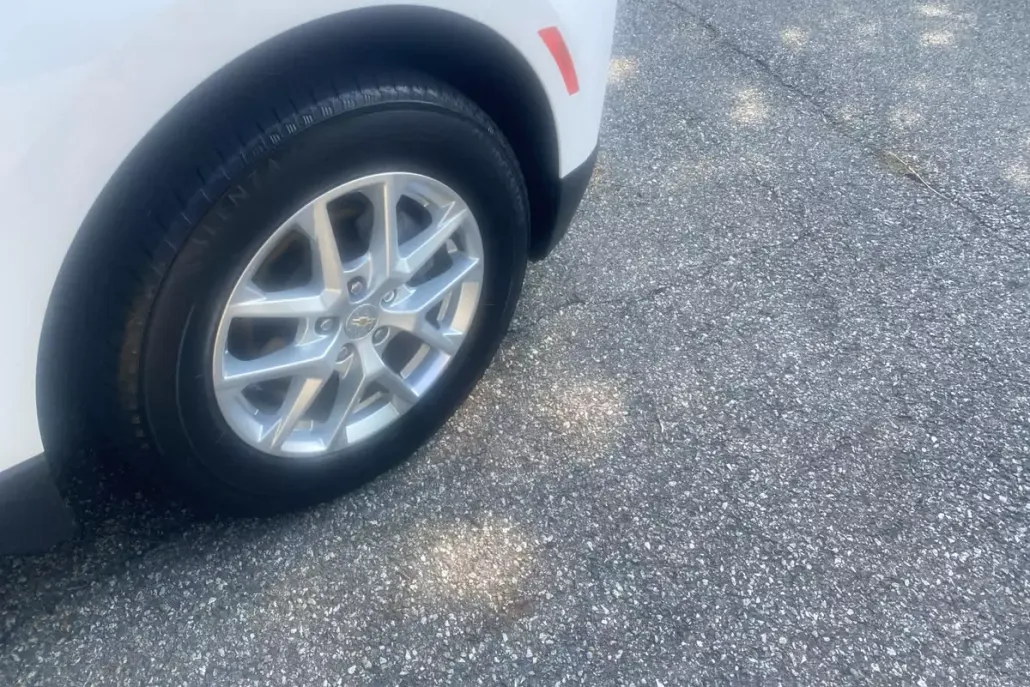 2022 Chevrolet Equinox LS photo 1