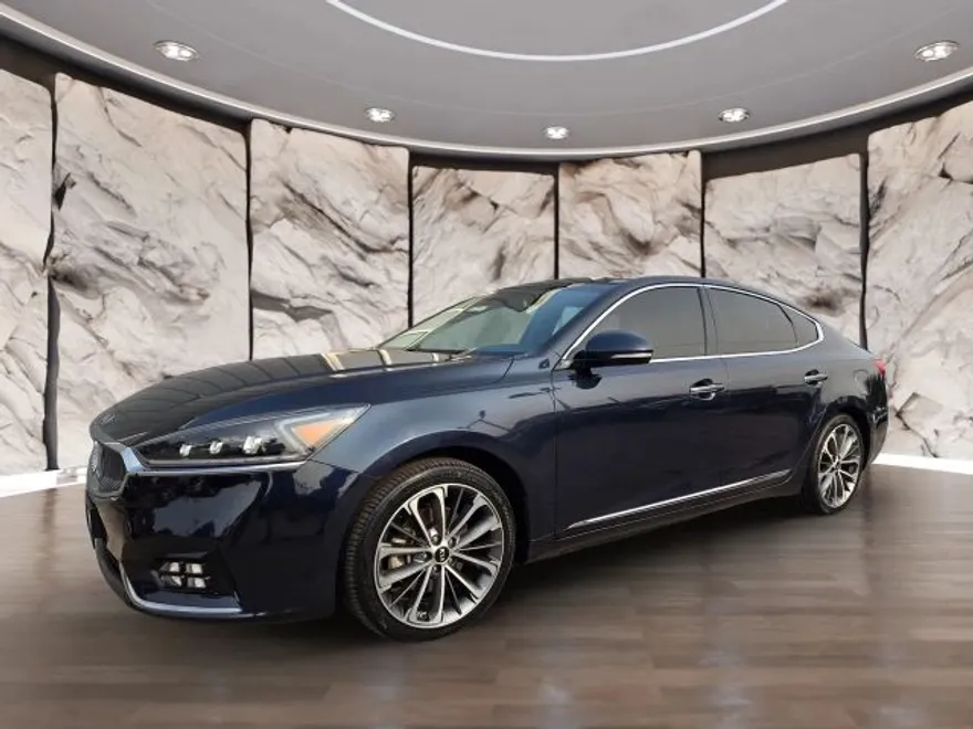 2017 Kia Cadenza Technology photo 1