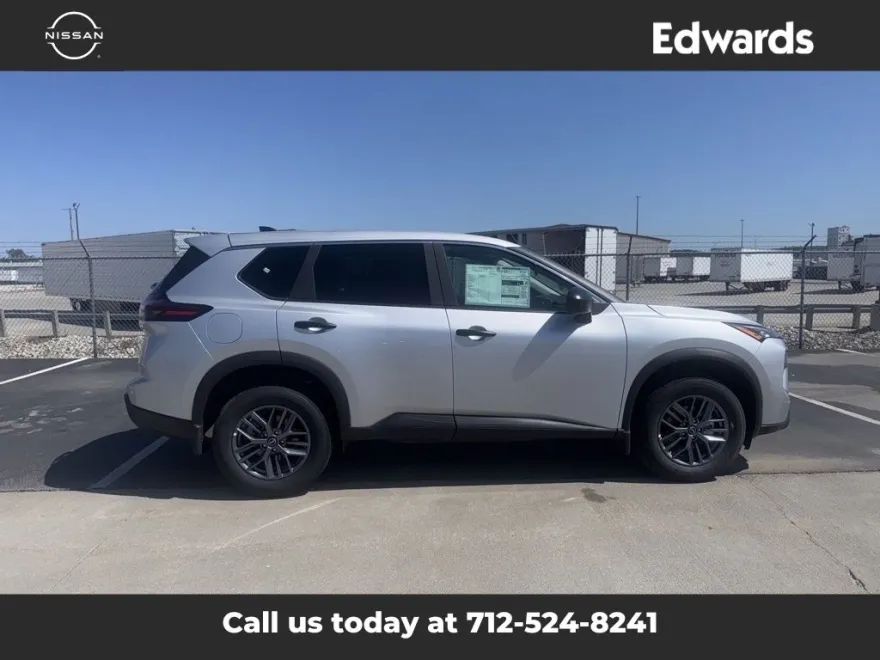 2023 Nissan Rogue SL photo 1