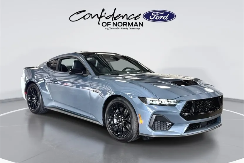 2025 Ford Mustang GT photo 1