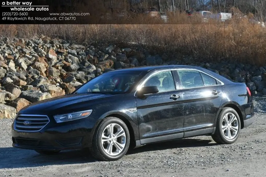 2018 Ford Taurus SE photo 1