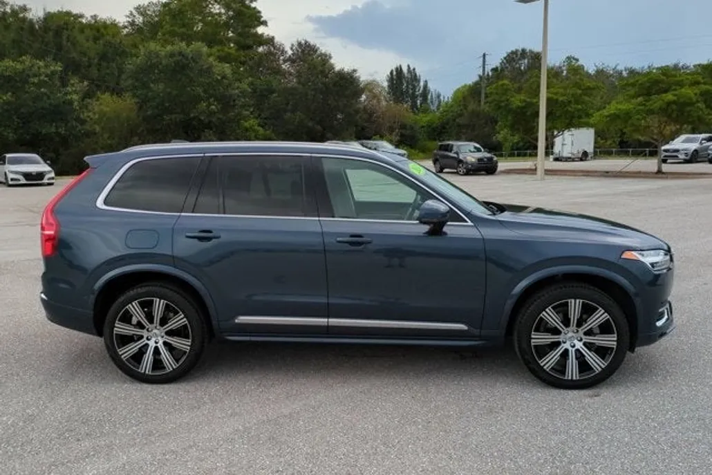 2024 Volvo XC90 Plus photo 1