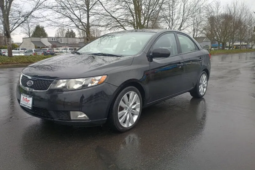 2011 Kia Forte SX photo 1