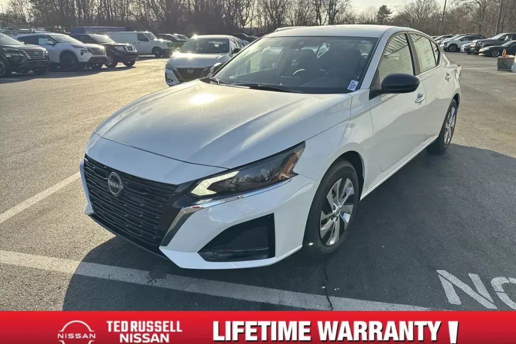 2025 Nissan Altima S photo 1