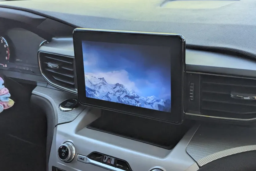 2023 Ford Explorer XLT photo 1