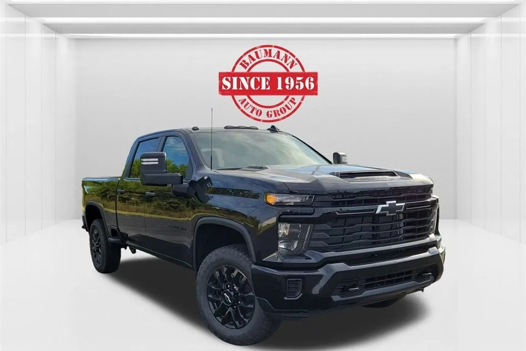 2026 Chevrolet Silverado 2500HD Custom photo 1