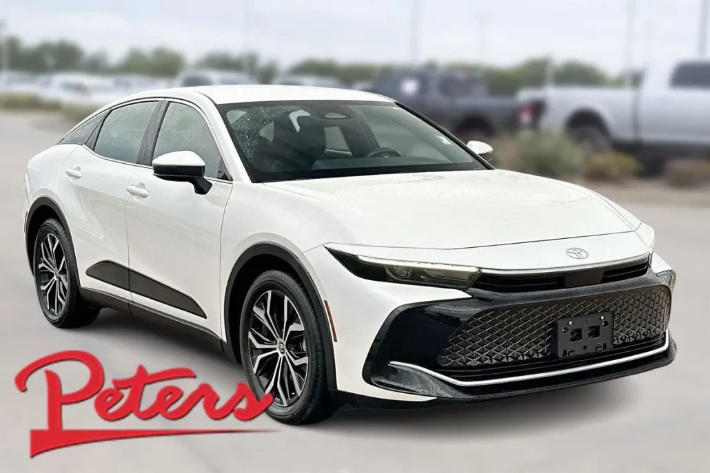 2023 Toyota Crown XLE photo 1