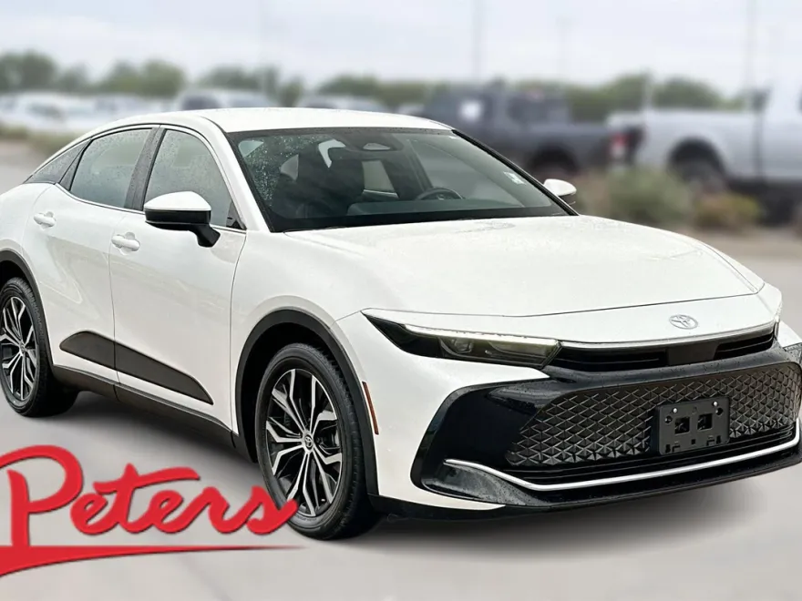2023 Toyota Crown XLE photo 1