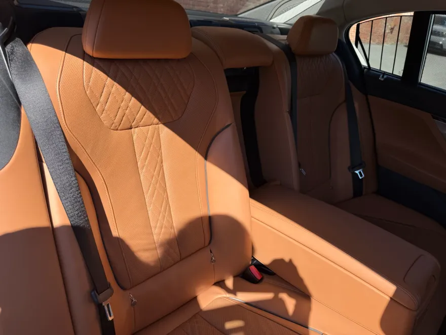 2020 Bmw 750i xDrive Sedan photo 1