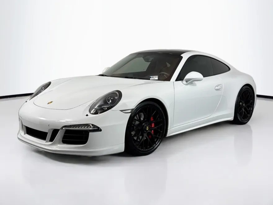 2015 Porsche 911 GTS photo 1