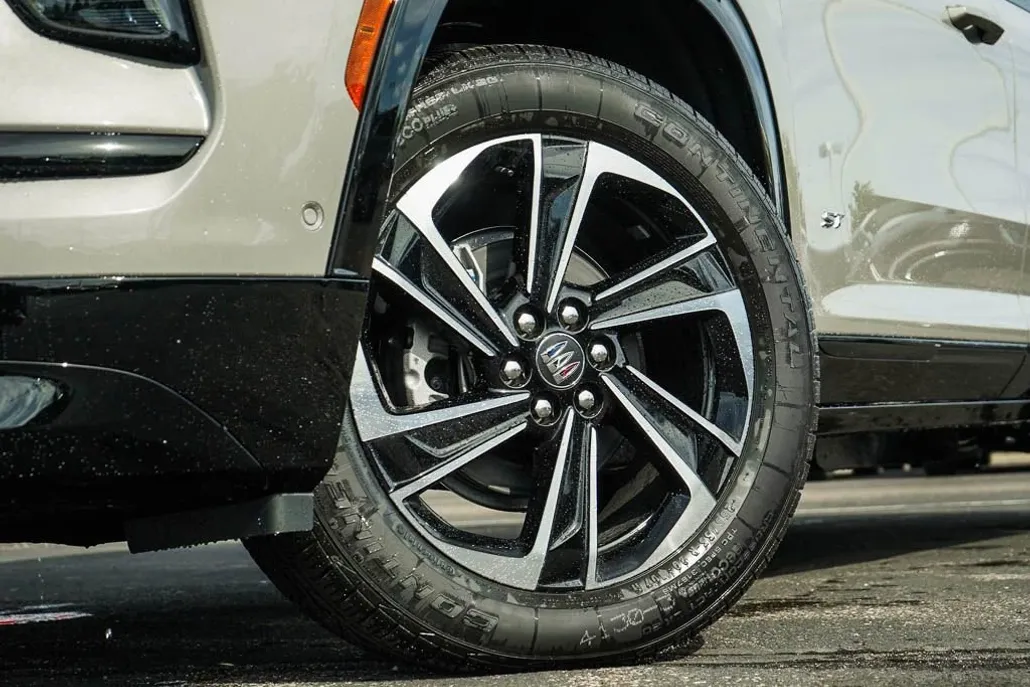 2026 Buick Enclave Sport Touring photo 1