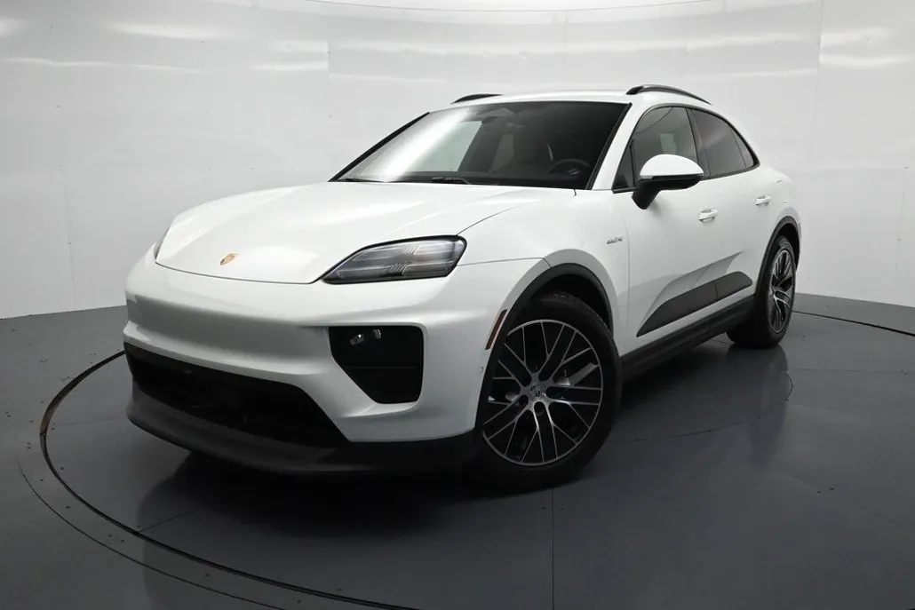 2025 Porsche Macan Electric photo 1