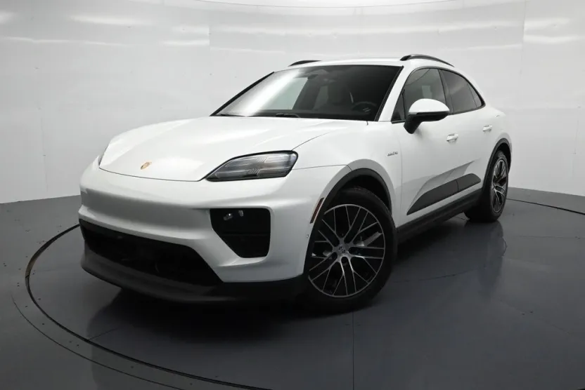 2025 Porsche Macan Electric photo 1