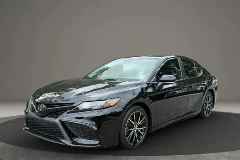 2021 Toyota Camry SE photo 1