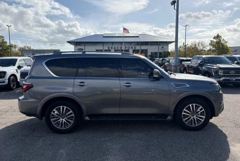 2021 Nissan Armada SL photo 1