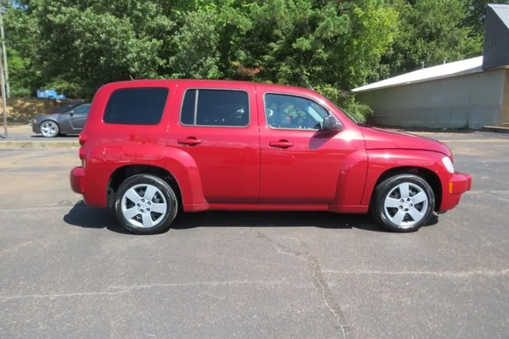 2010 Chevrolet HHR LS photo 1