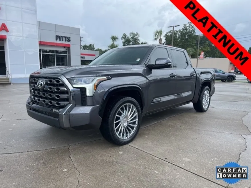 2022 Toyota Tundra Platinum photo 1