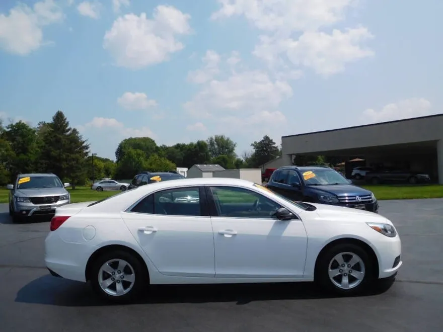 2013 Chevrolet Malibu LS photo 1