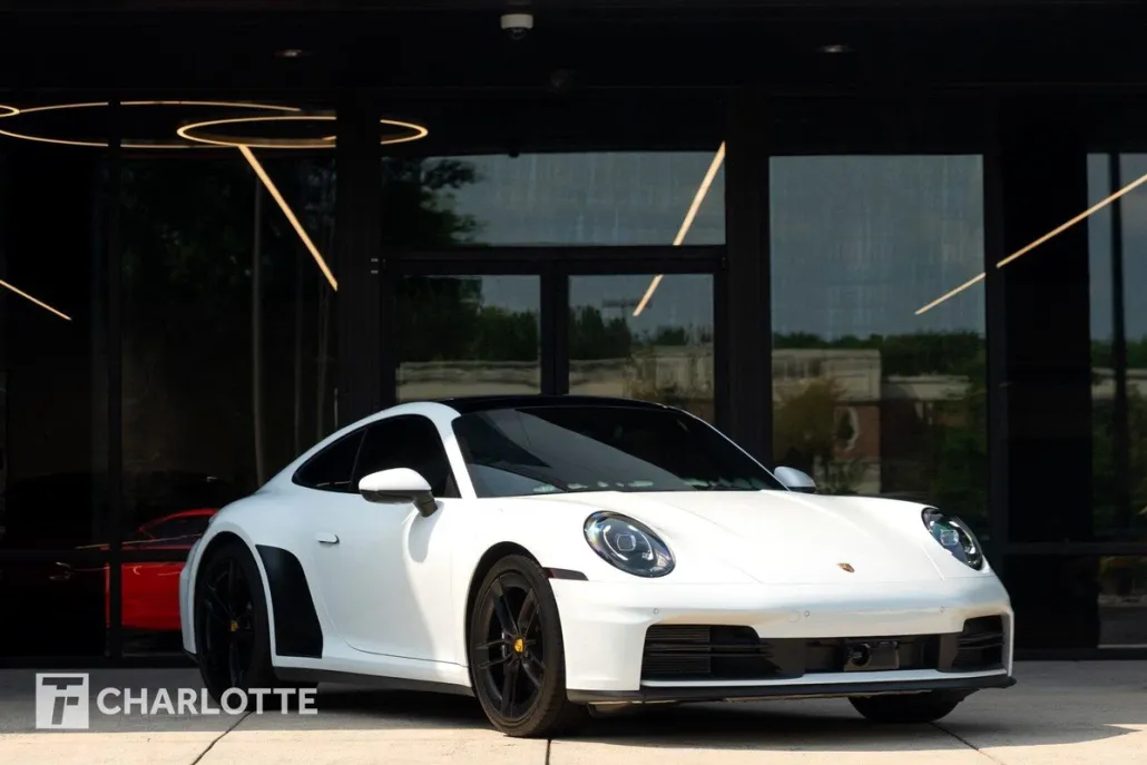 2025 Porsche 911 photo 1