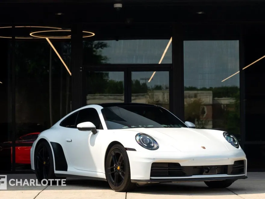 2025 Porsche 911 photo 1