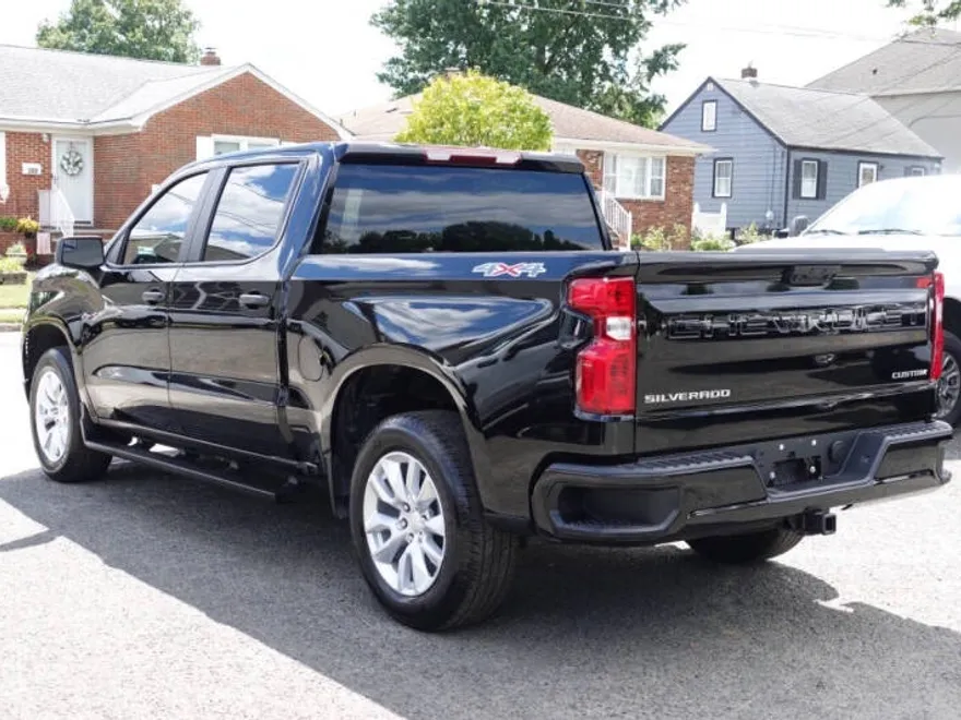 2022 Chevrolet Silverado 1500 Custom photo 1