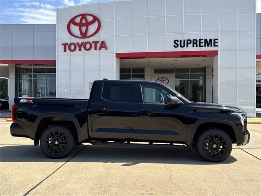 2026 Toyota Tundra SR5 photo 1