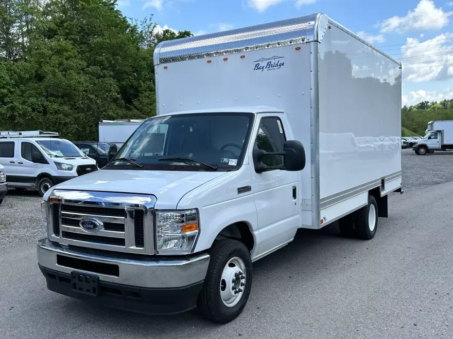 2025 Ford E-350 photo 1