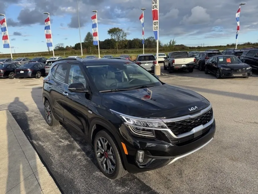 2023 Kia Seltos SX photo 1