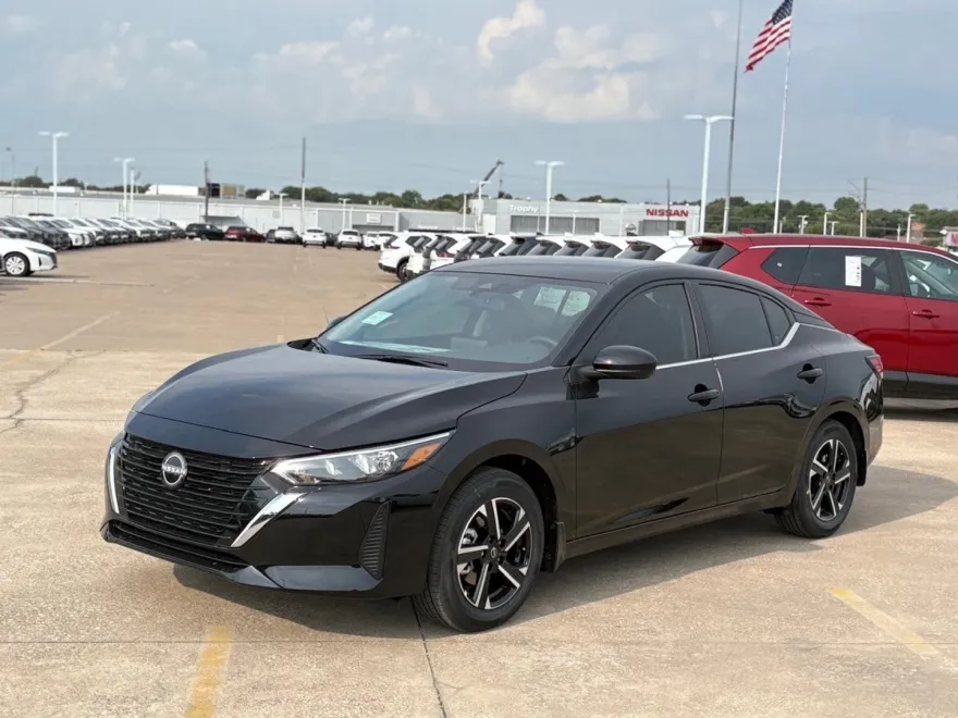 2025 Nissan Sentra SV photo 1