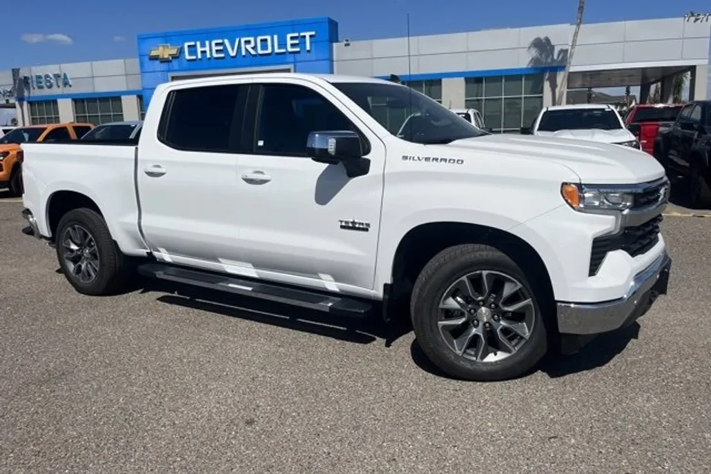 2026 Chevrolet Silverado 1500 LT photo 1