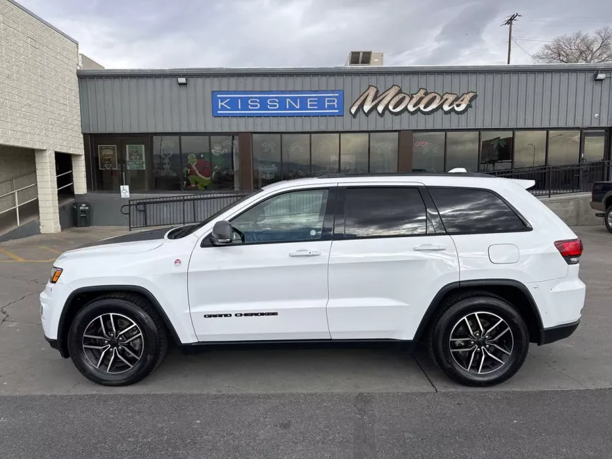 2021 Jeep Grand Cherokee Trailhawk photo 1