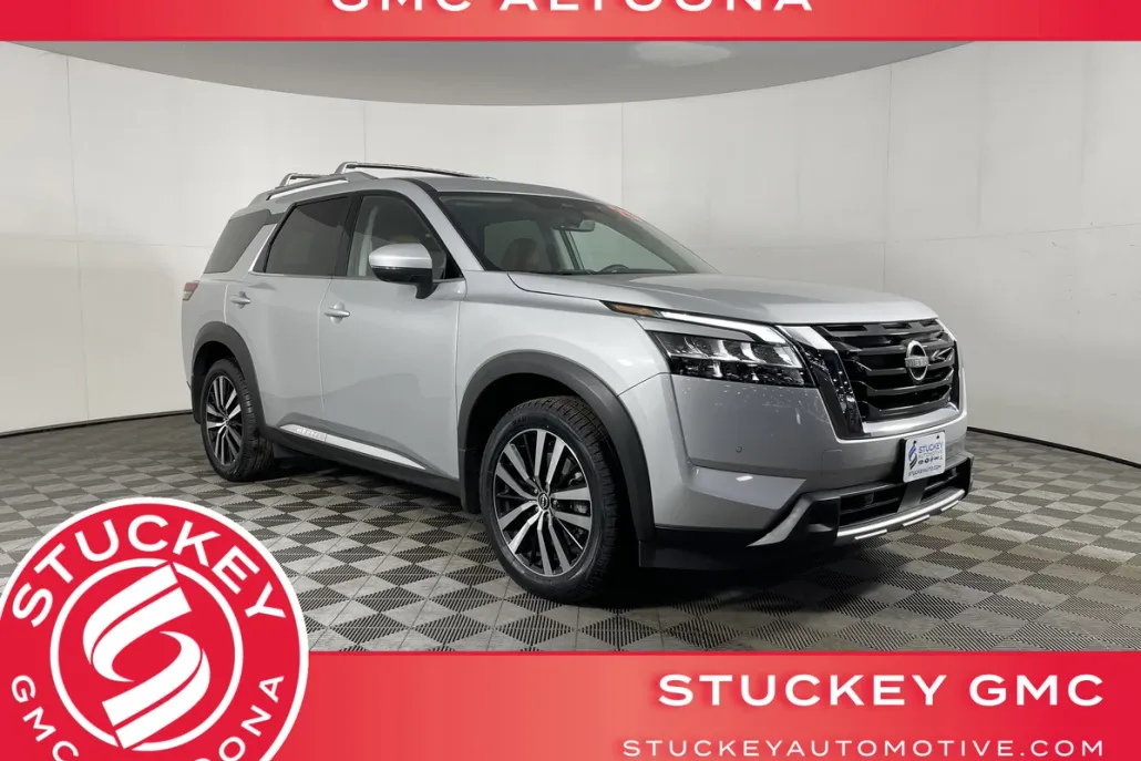 2023 Nissan Pathfinder Platinum photo 1