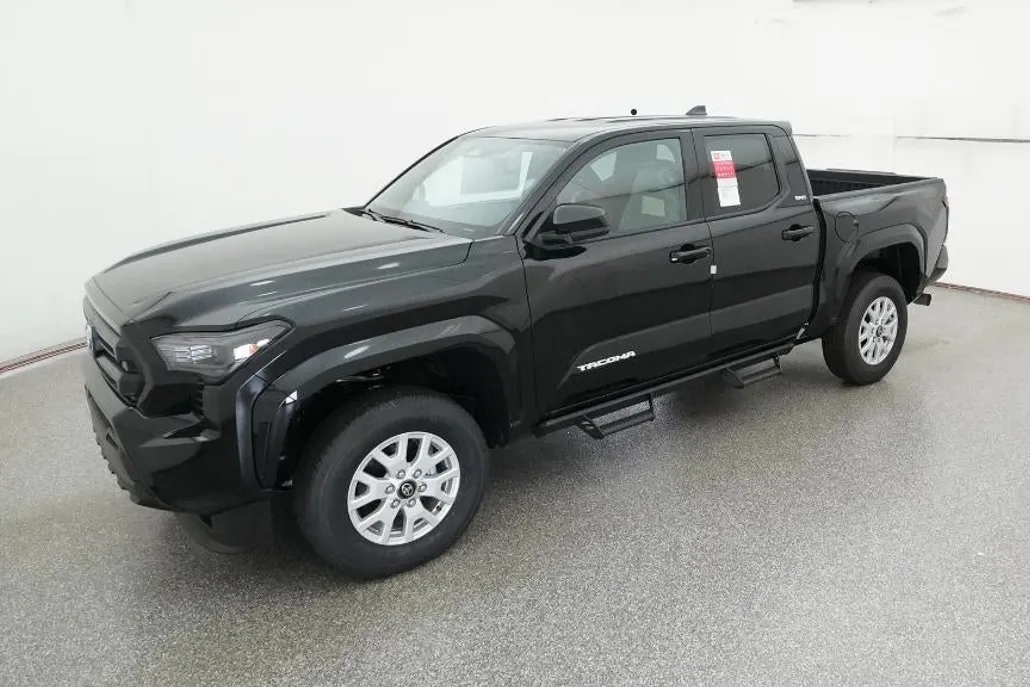 2025 Toyota Tacoma SR5 photo 1