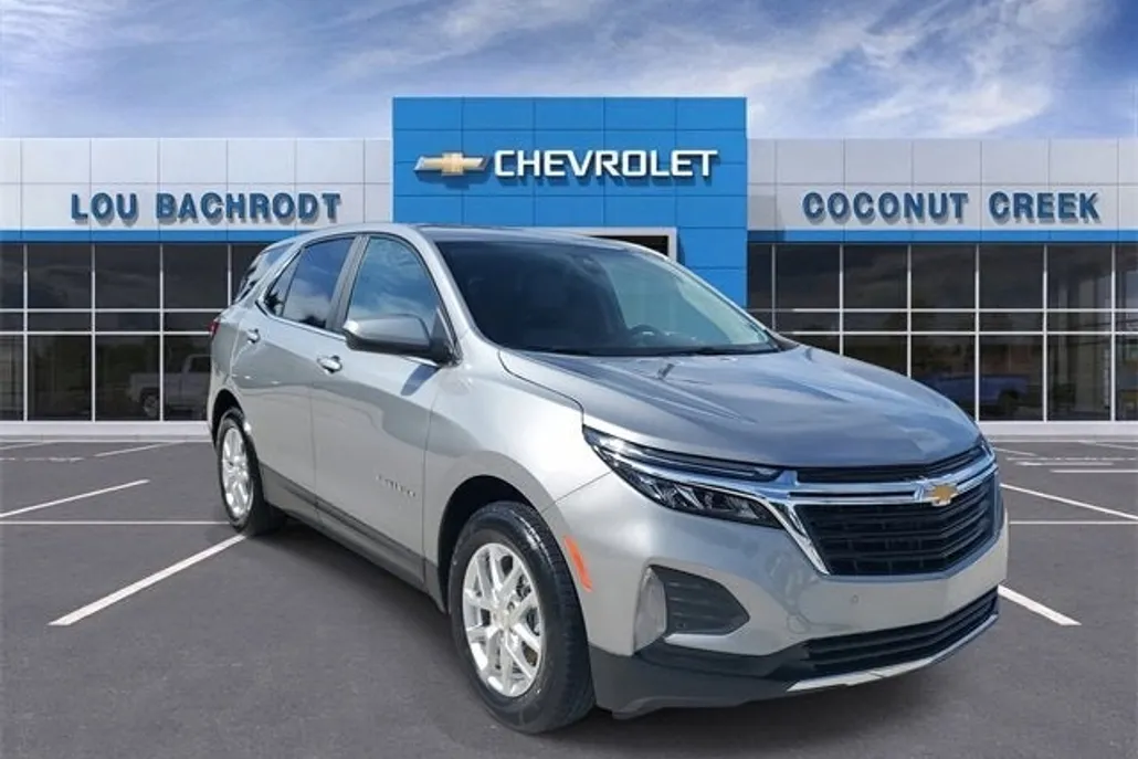 2024 Chevrolet Equinox LT photo 1