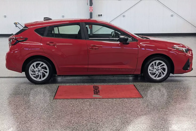2025 Subaru Impreza Base photo 1